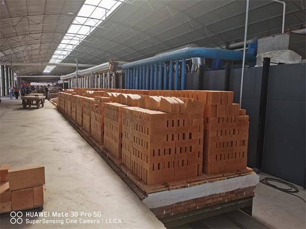 108.8×2.4米煤氣天然氣燒粘土磚高效高產節能隧道窯生產線（設計日產200噸，實際日產240噸，能耗45m3/噸產品）